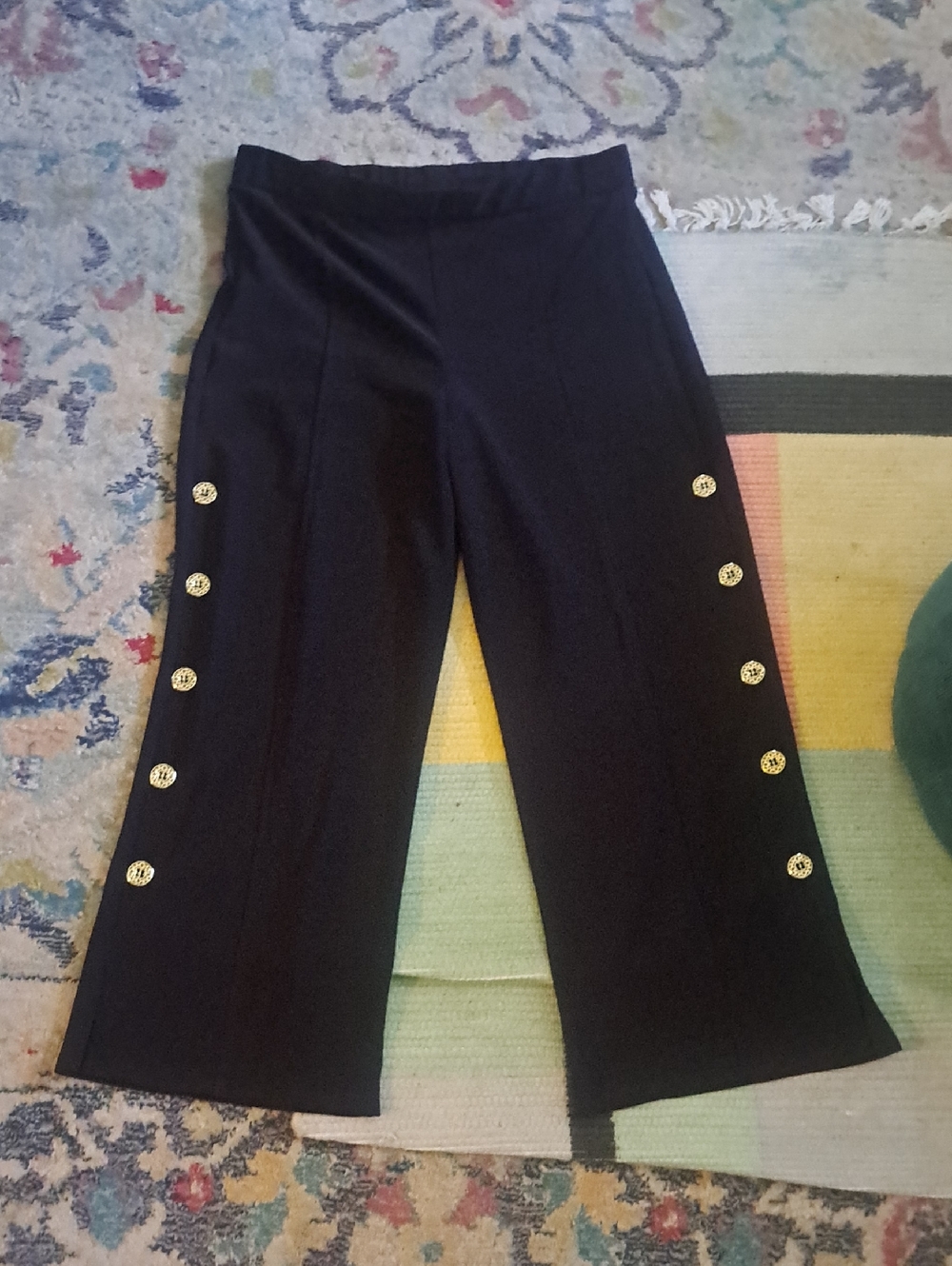 Soft Surroundings Black Relaxed Fit Cropped Pants With Gold Buttons, Sz M